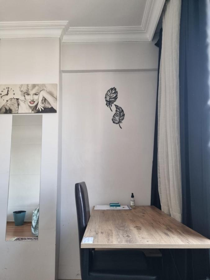 Single Room, Одноместная Комната В Доме, Chambre D'Une Personne, Habitacion Individual Istanbul Ngoại thất bức ảnh